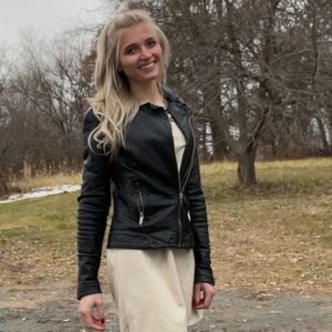 Meet your Posher, Allyssa